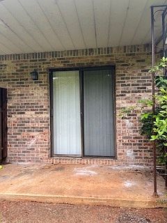 2nd image of 380 Gordon Dr.