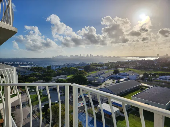 7601 E Treasure Dr, North Bay Village, FL