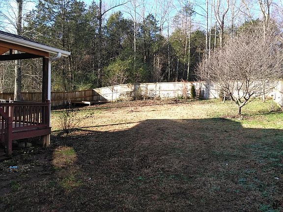 Check out this wonderful backyard. Perfect for the entire family.
