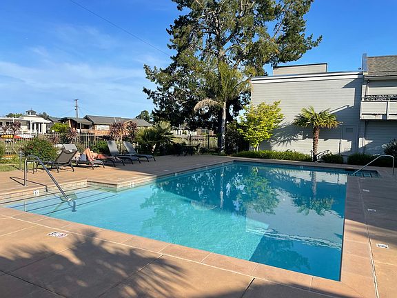 2nd image of 282 Larkspur Plaza Dr #282