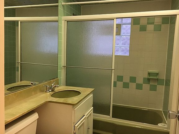 5th image of 4553 N St Louis Ave #1