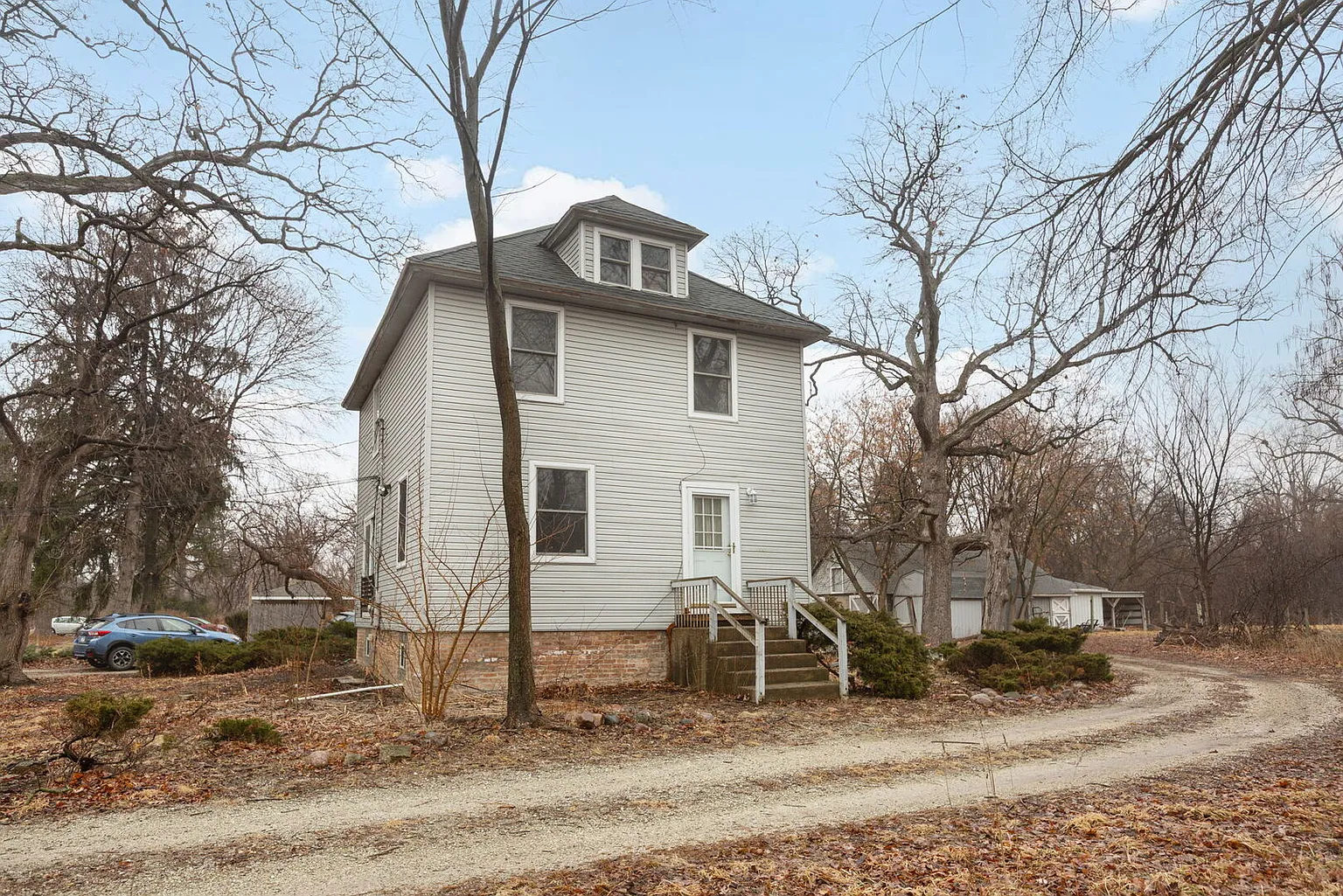 555 Trailside Ln photo 1