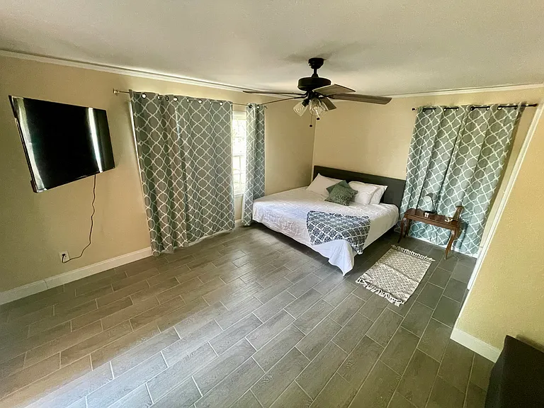 3104 W Avenue T — Photo 3