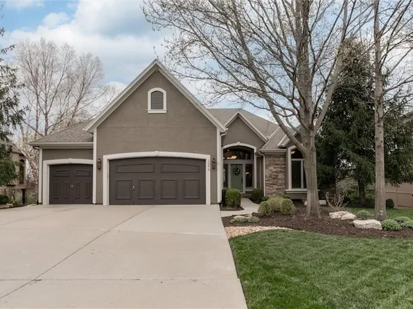 12070 S Barth Rd, Olathe, KS 66061