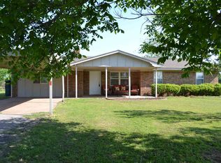 10032 NE Wolf Rd, Elgin, OK 73538