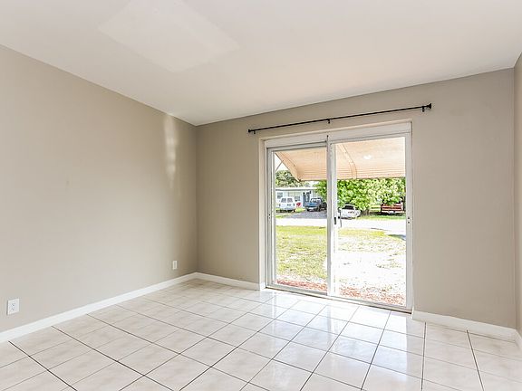 4th image of 5641 Honeysuckle Dr