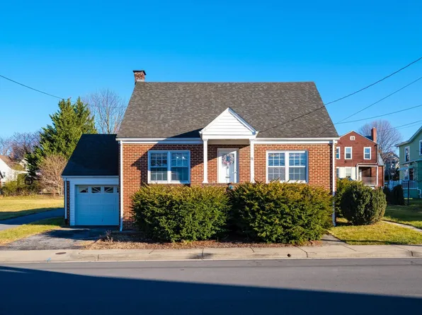 52 Myrtle St, Harrisonburg, VA 22802