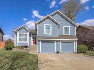 1366 E 155th St, Olathe, KS 66062