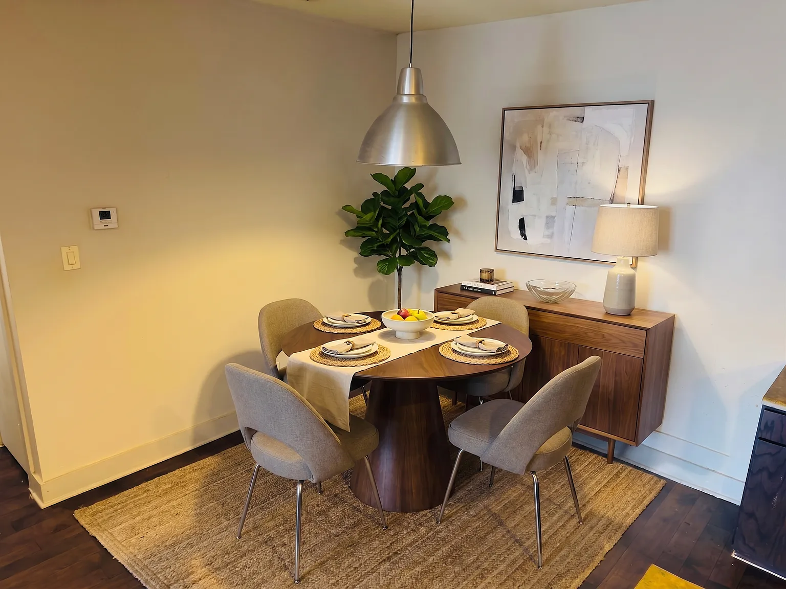 2 bed, 1199 sqft, $900 — Photo 2