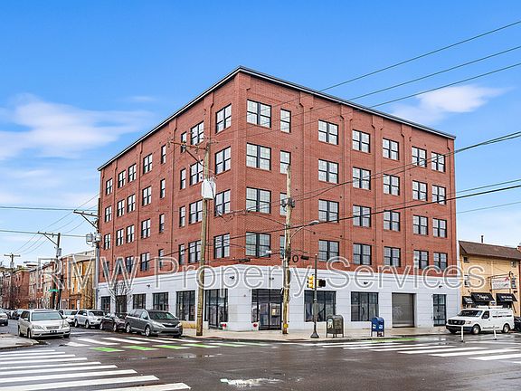 4th image of 943 Washington Ave Unit 201