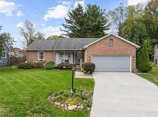 1482 Democracy Dr NW, North Canton, OH 44720