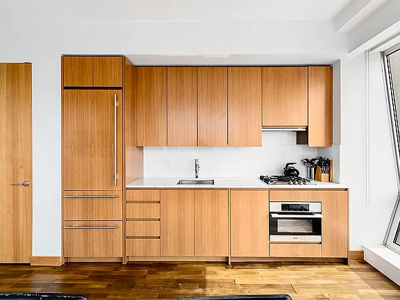 4th image of 400 5th Ave APT 38H
