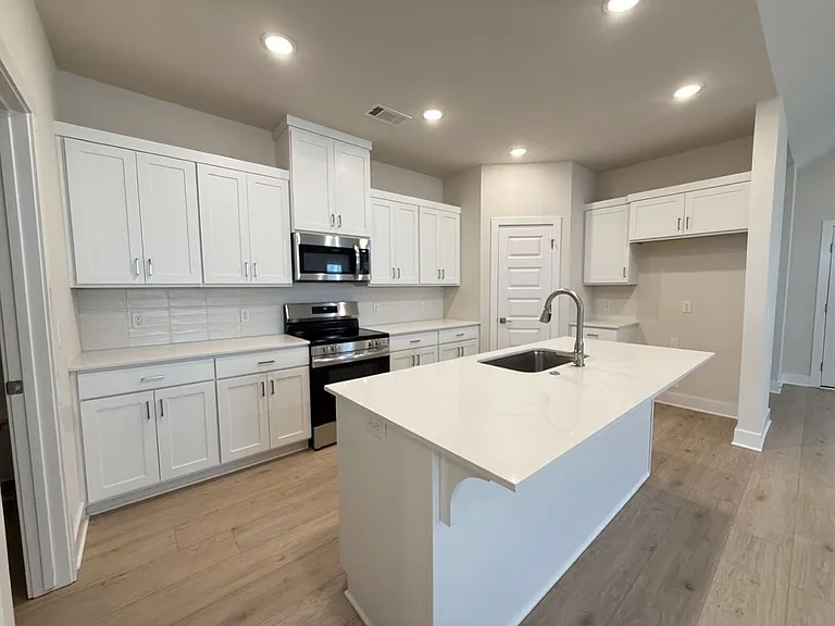 488 S Calico — Photo 4
