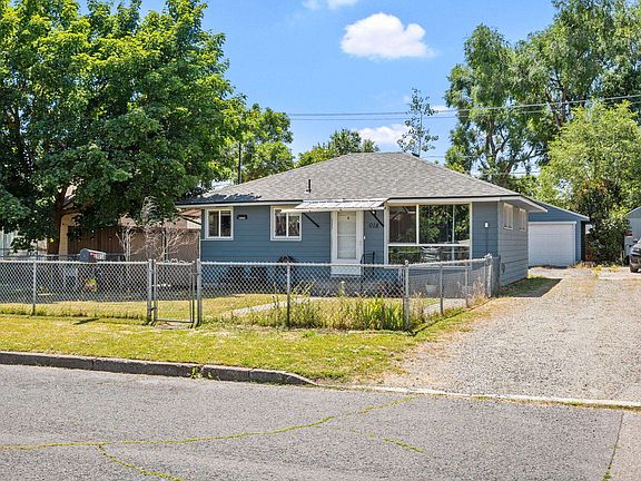 2nd image of 3018 E Nora Ave
