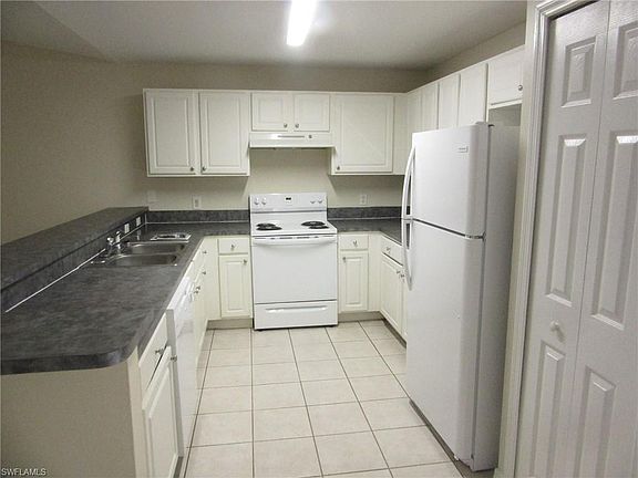 3rd image of 2121 Fairway Dr