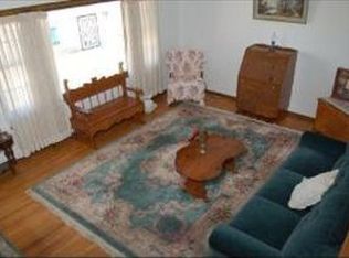 28 Trenton Ave, South Elgin, IL 60177