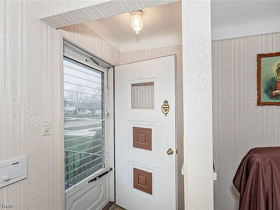 3rd image of 1272 Bonnie Ln