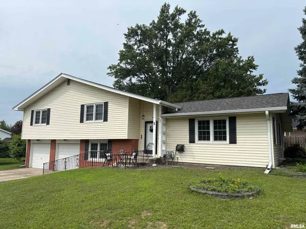 3 Newland Ln, Jacksonville, IL 62650