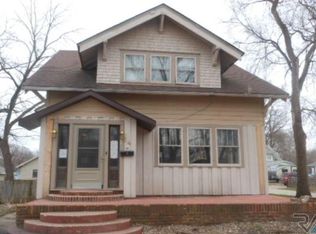 24 S University St, Vermillion, SD 57069