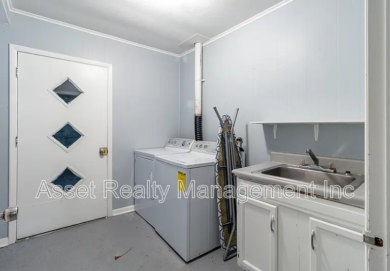 630 Colonial Dr — Photo 16