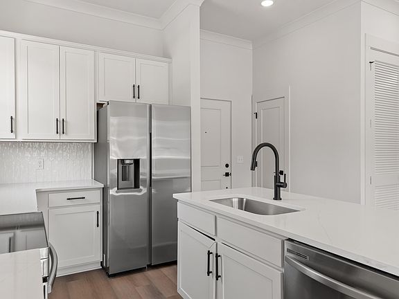 5th image of 1776 S Watkins St #9