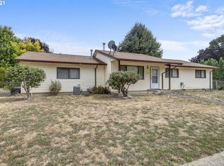 809 E Hemlock Ln, Newberg, OR 97132