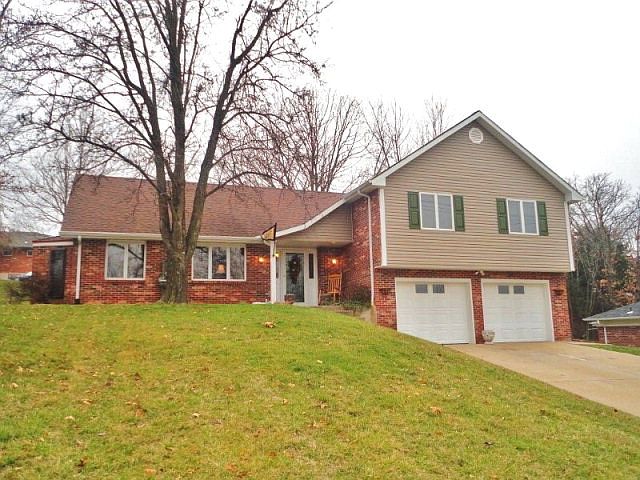 1st image of 820 Maywood Dr