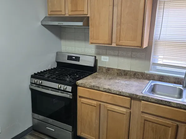 1046 W 103rd Pl, Chicago, IL 60643