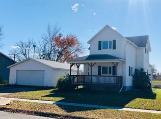 523 Woodland Ave, Crookston, MN 56716