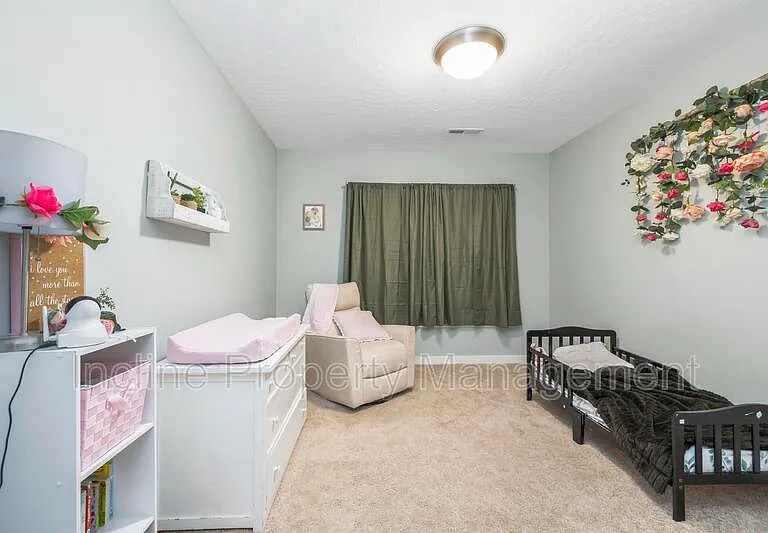 4438 E Hurstbourne Dr — Photo 14