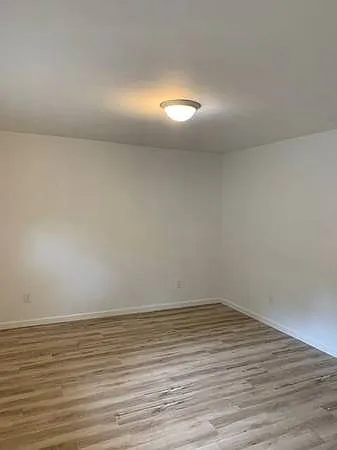 1 bed, 3500 sqft, $700 — Photo 4