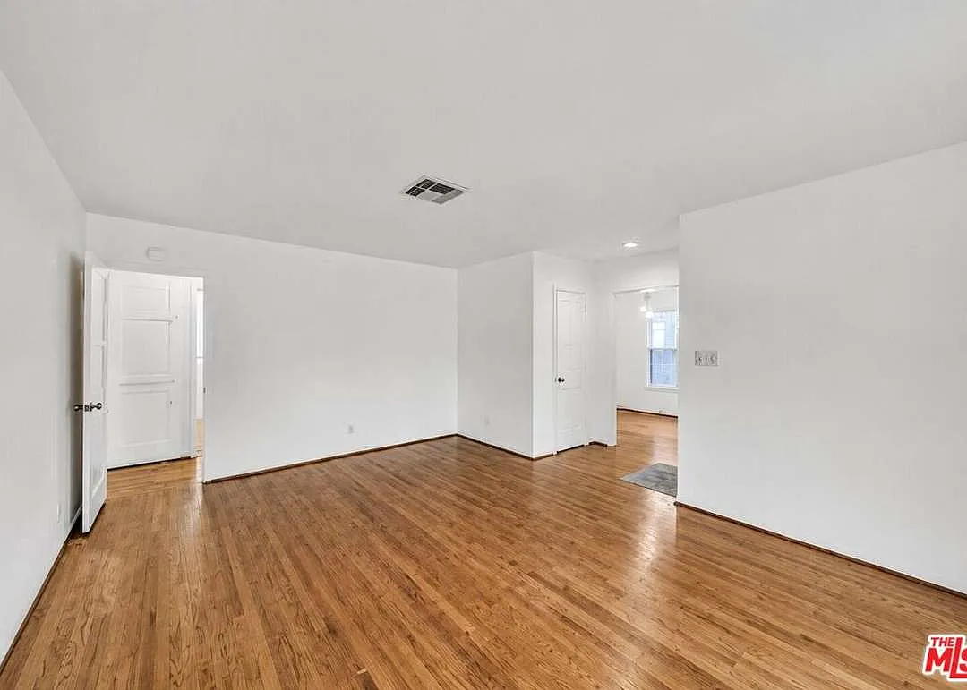 3 bed, 1126 sqft, $4,750 — Photo 4