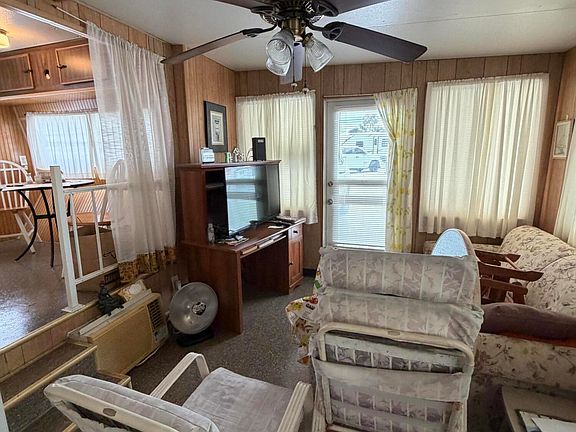4th image of 6657 SE 56th Ln