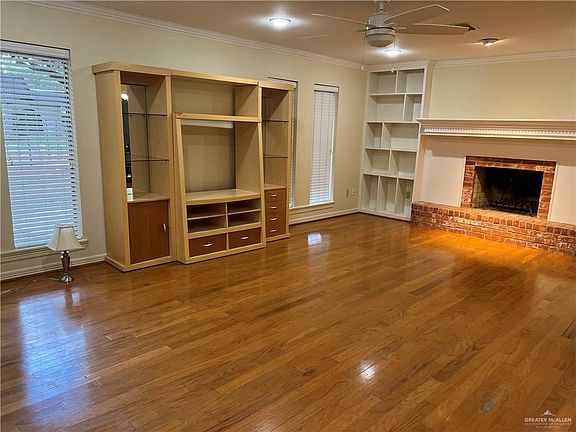 4th image of 106 W Tulip Ave