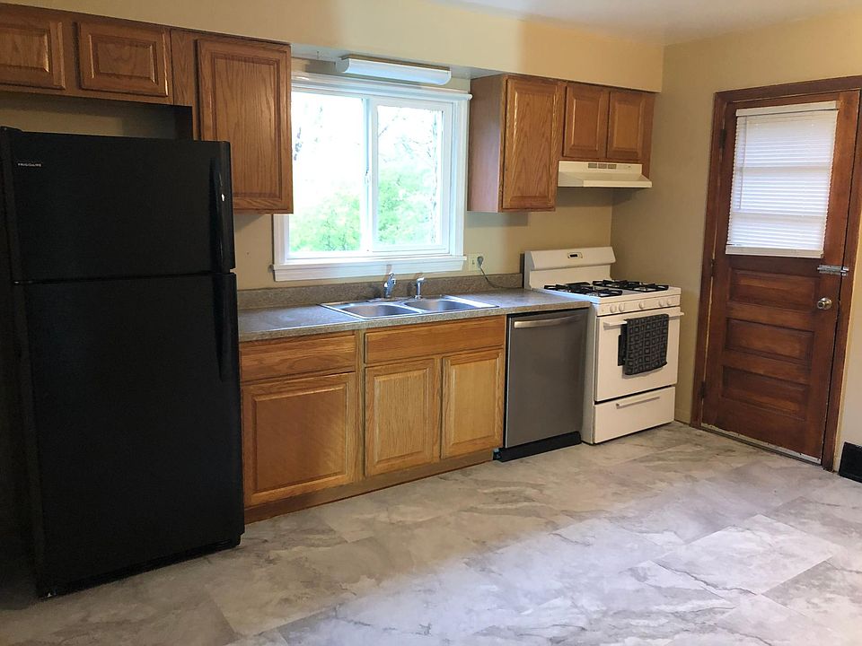 1st image of 11 Bennett Ave
