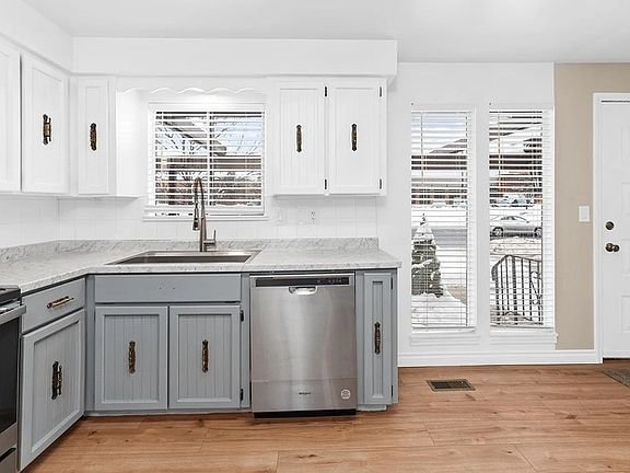 5th image of 211 & 213 W Hastings Ave #213