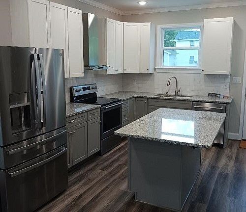 5th image of 2613 Lochhaven Ave