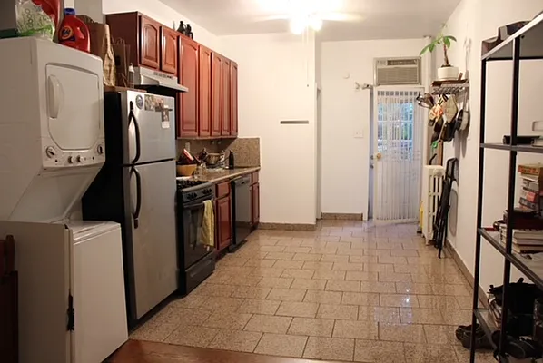 Rented by R New York | media 12