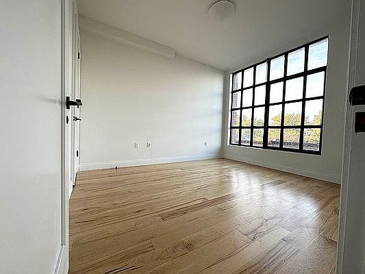 4th image of 564 Saint Johns Pl APT 506