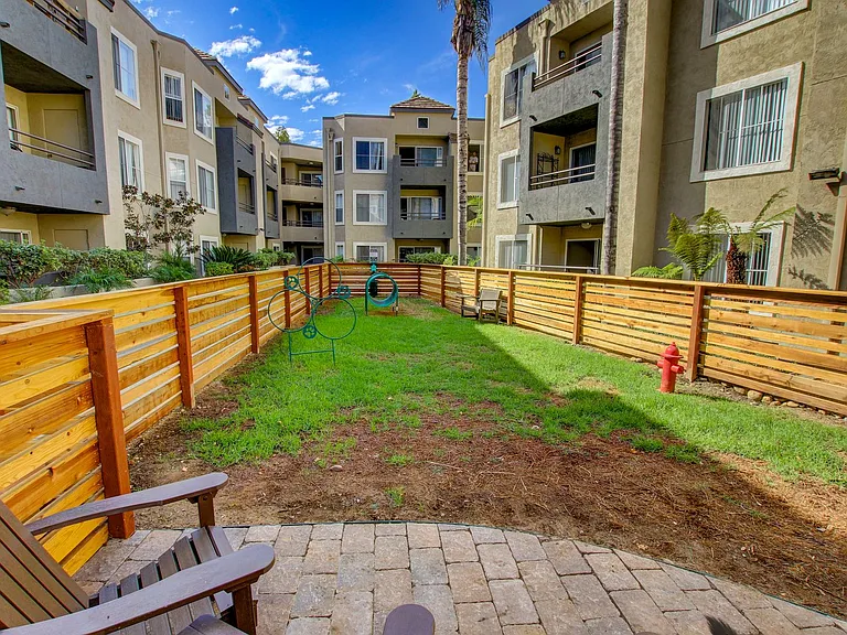 Mission Pacific Apartments — Photo 40