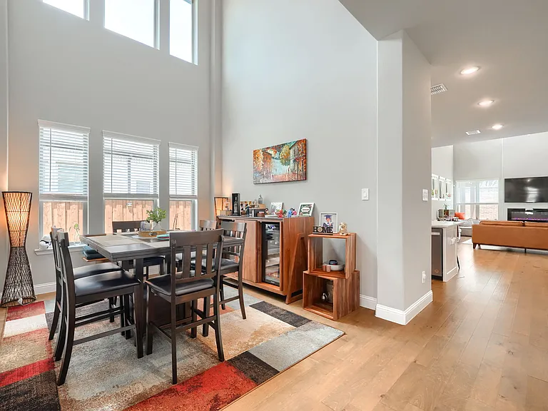 2446 Bainbridge Dr — Photo 40