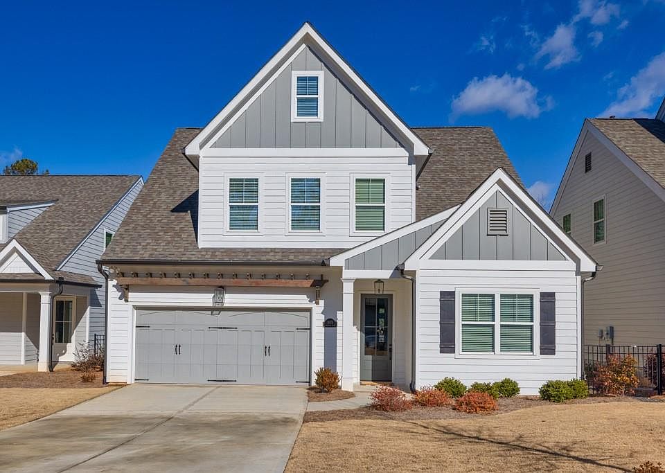 1st image of 1075 Amarose Ln NE