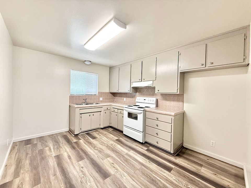 1st image of 232 Poplar Ave