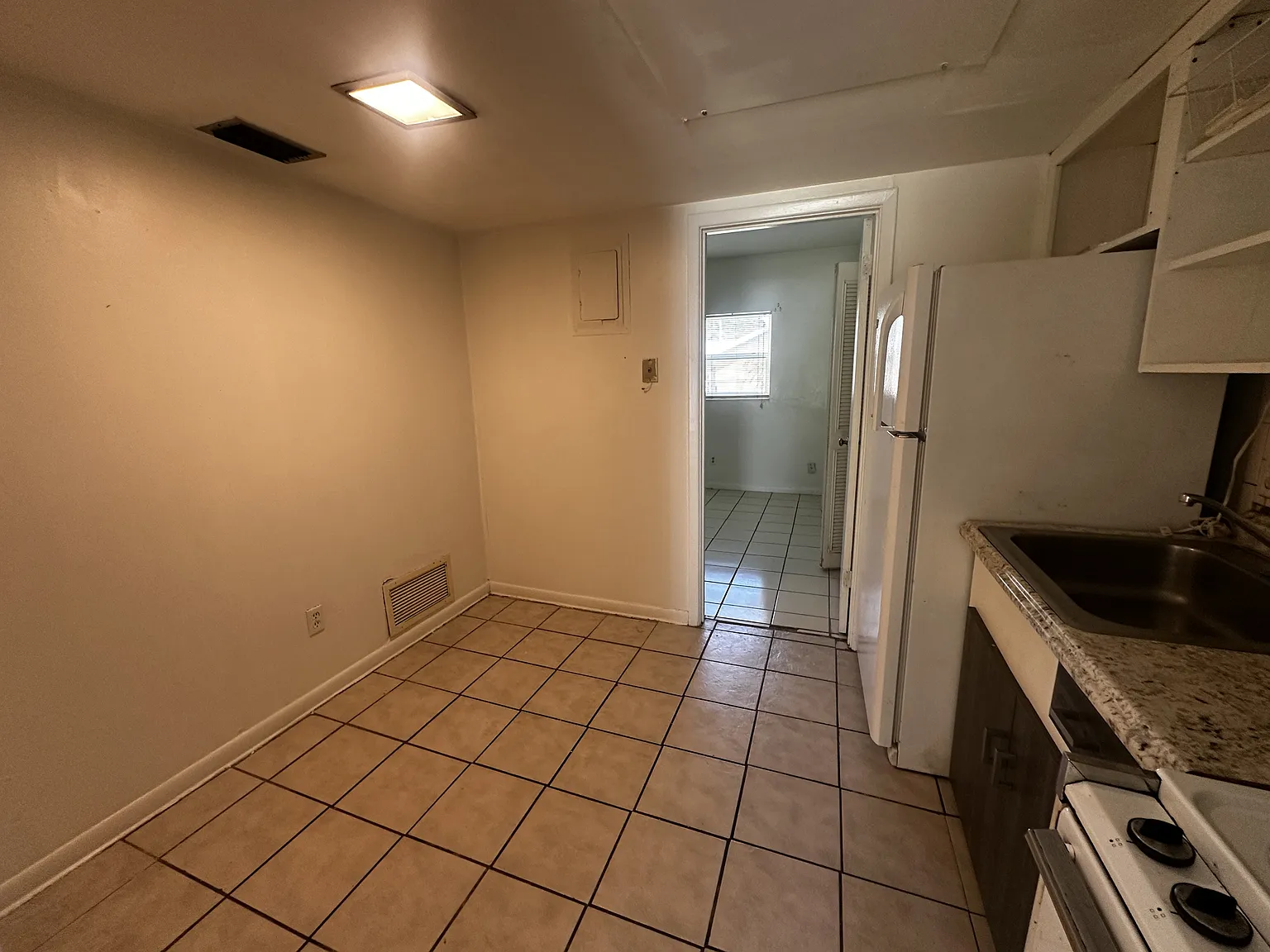 1315 SE Silver Springs Place - 6 — Photo 4