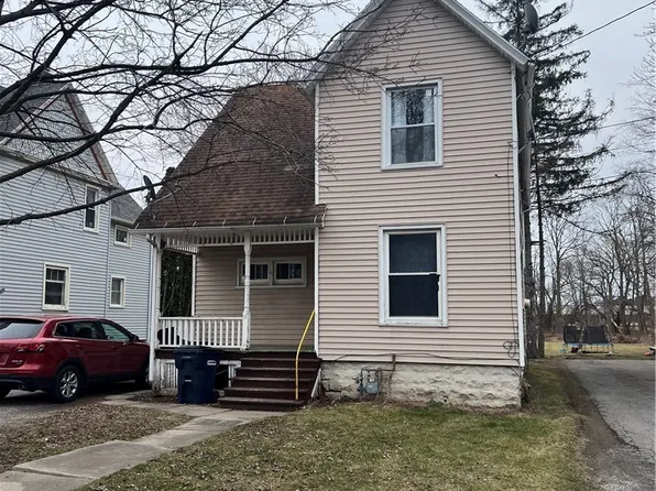 15 Walnut St, Batavia, NY 14020