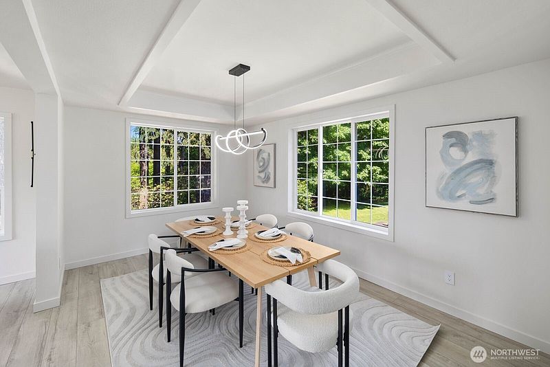 5th image of 902 18th Street