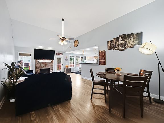 5th image of 400 Leslie Wood Dr