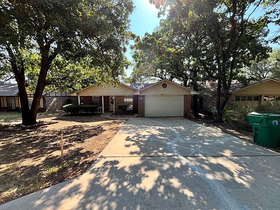 2nd image of 1208 Pin Oak Dr