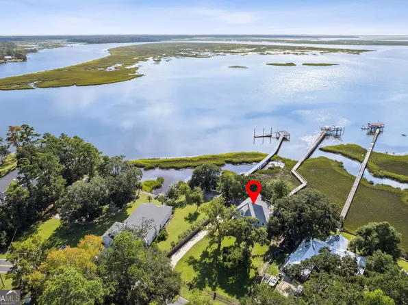 403 Crooked River Dr, Woodbine, GA 31569
