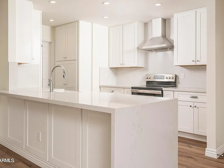 6016 E Evans Dr — Photo 2